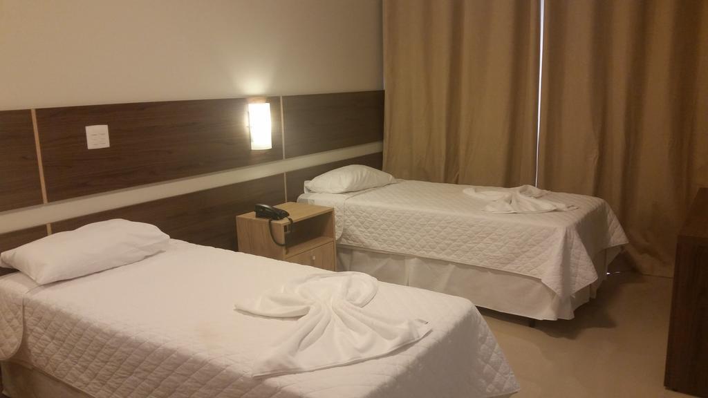 Kamur Plaza Hotel 고이아네지아 객실 사진